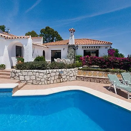 104205) Casa En Con Aire Acondicionado, Aparcamiento, Terraza, Jardin Hotel *