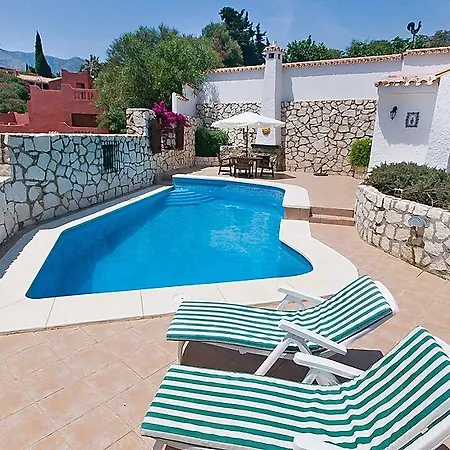 104205) Casa En Con Aire Acondicionado, Aparcamiento, Terraza, Jardin Hotel *
