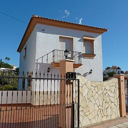 104205) Casa En Con Aire Acondicionado, Aparcamiento, Terraza, Jardin Hotel Fuengirola